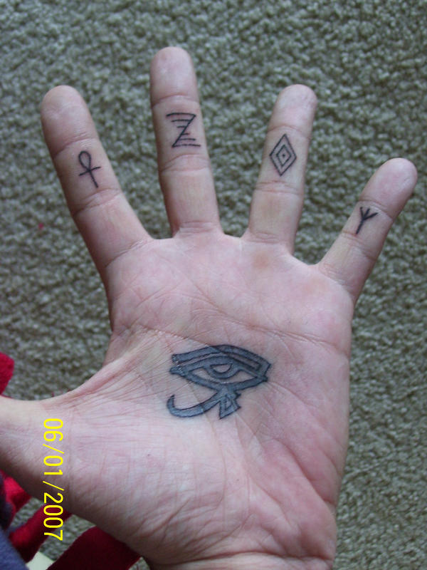 creative finger tattoos