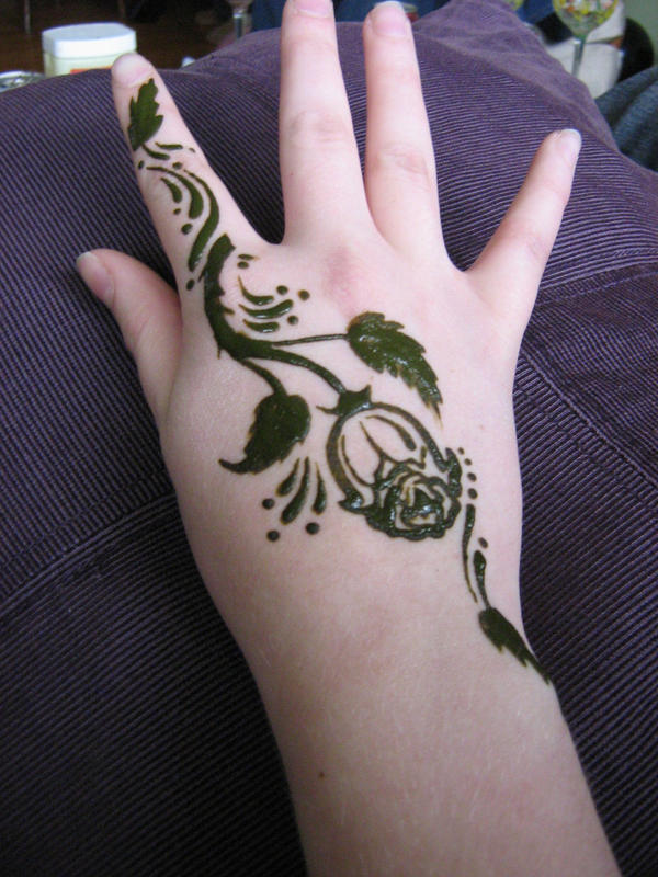 Rose Henna by chibiTwins on