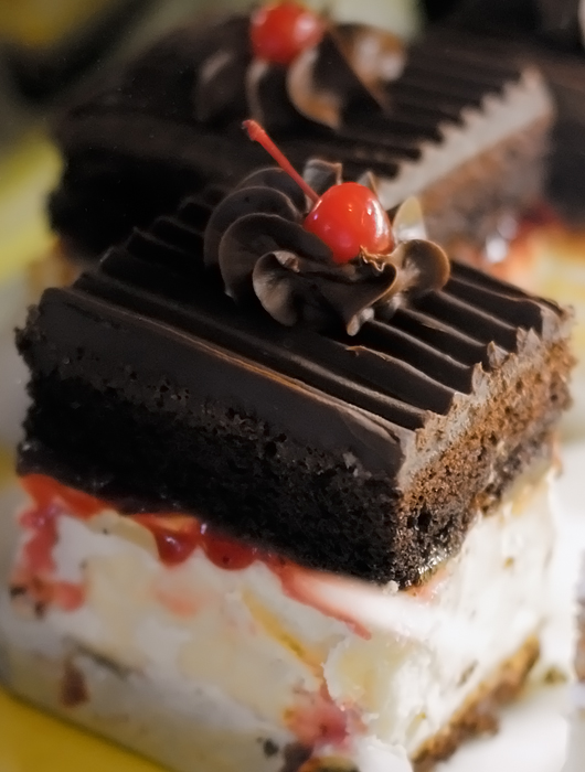 Chocolate_Cake_by_lilkoda16.jpg