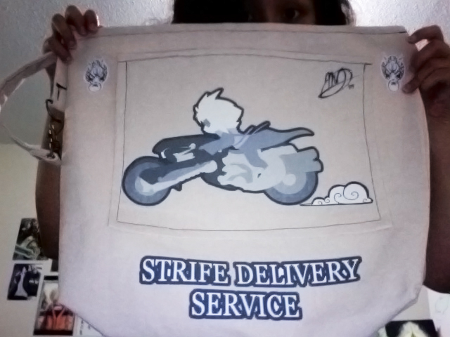 Strife_Delivery_Tote_by_Lanmana.jpg