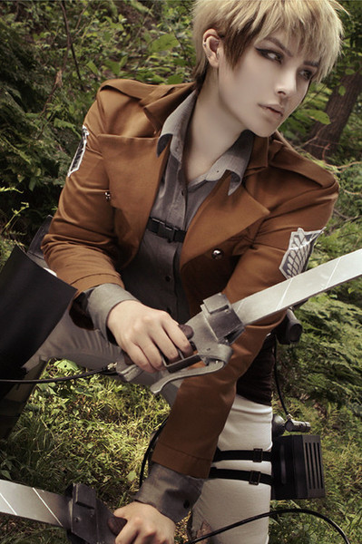 so_amazing_cosplay_attack_on_titan_by_mcosplay-d6cnldr