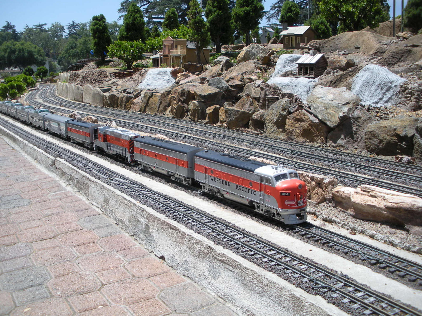 Western Pacific Model Passenger Train by rlkitterman on DeviantArt